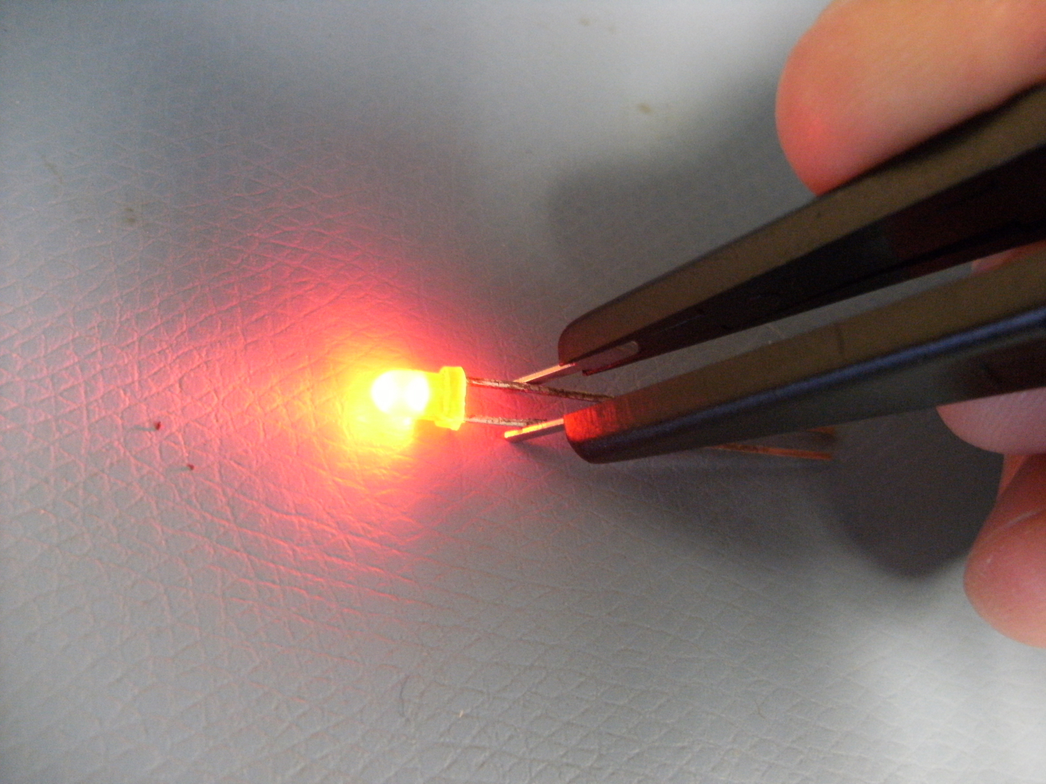Testing LEDs with fast-switching tweezers - SparkFun Electronics